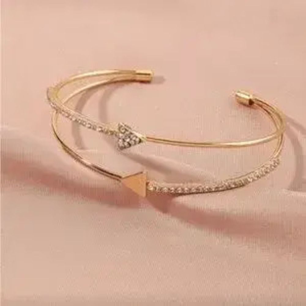 Elegant Gold Arrow Bangle Bracelet